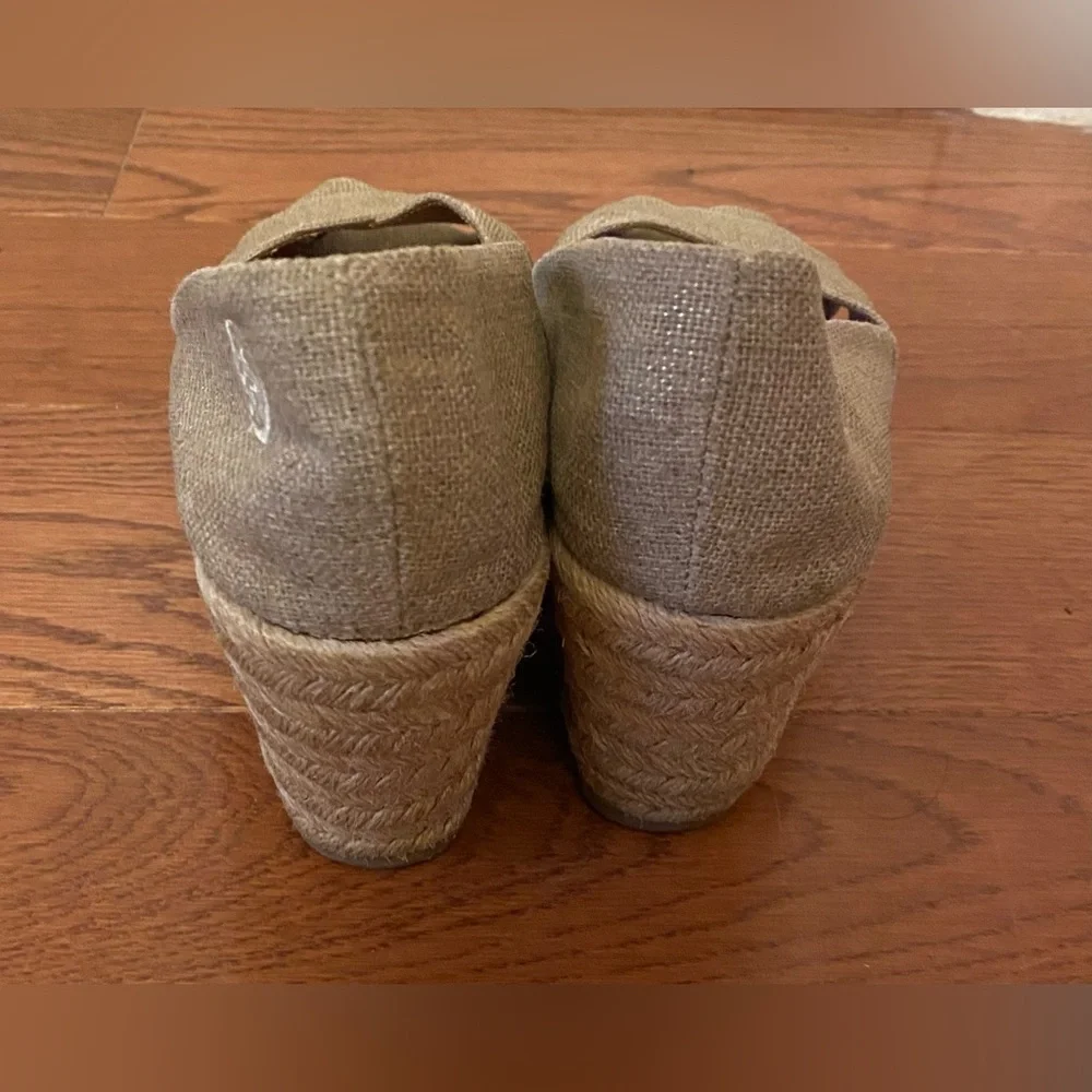 Tory Burch Fillipa Tan Wedges with Peep-Toe Design - Picture 3 of 9